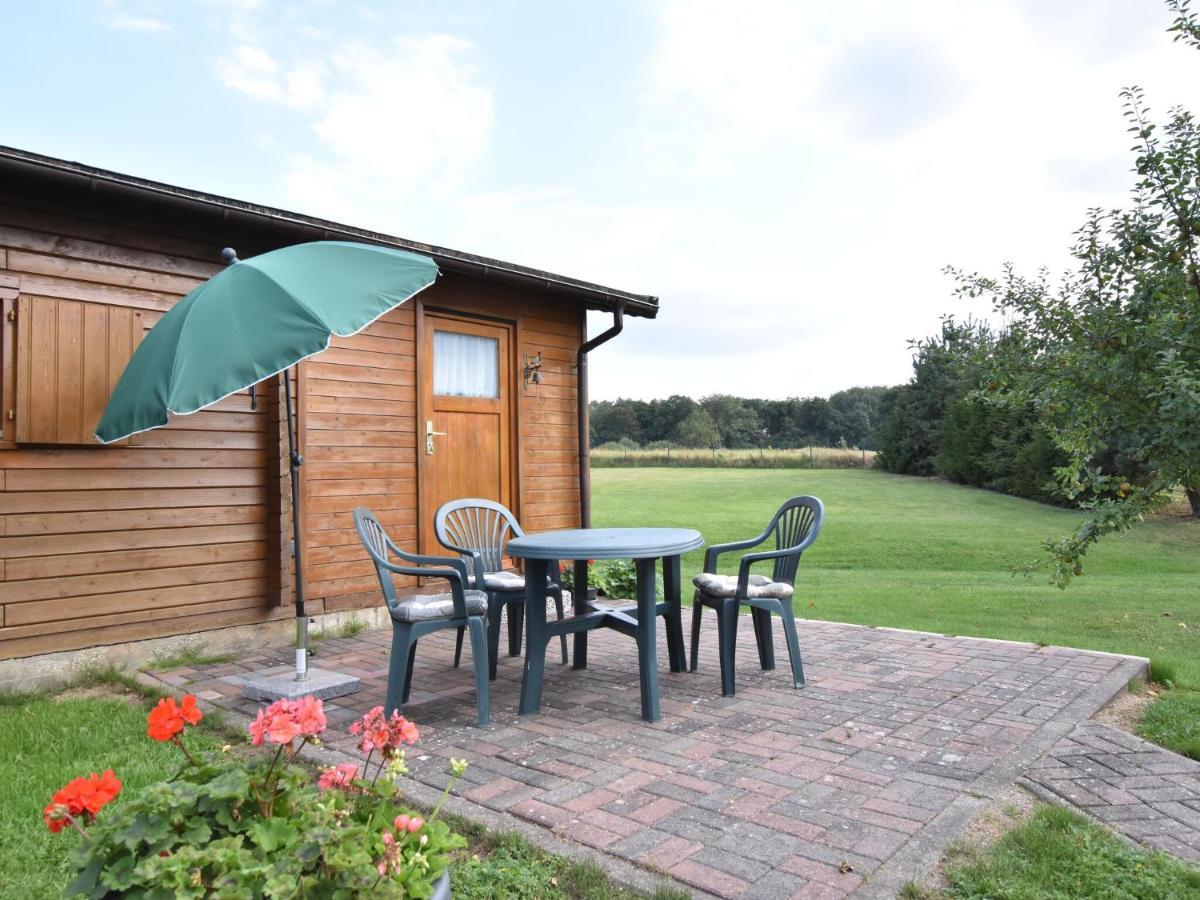 Lovely Bungalow Near Sea In Elmenhorst Kalkhorst Exterior photo